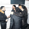 Hayranları etrafını kuşattı