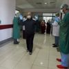Diyarbakır'da Covid-19'u yenen 5 hasta daha alkışlarla taburcu edildi Diyarbakır'da Covid-19'u yenen 5 hasta daha alkışlarla taburcu edildi