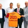 Omar Elabdellaoui Galatasaray'a imzayı attı Omar Elabdellaoui Galatasaray'a imzayı attı