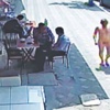 Çıplak adama esnaf eziyeti
