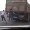 Patenli gençlerden tehlikeli yolculuk