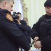 Ukrayna hükümet toplantısında bakana kelepçe Ukrayna hükümet toplantısında bakana kelepçe