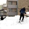 Van da çatılarda halat önlemli kar temizliği Van da çatılarda halat önlemli kar temizliği