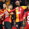 Ömer Bayram 30 milyonluk yıldızların önünde Ömer Bayram 30 milyonluk yıldızların önünde