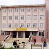 Müdür yardımcısından kısa etekli öğrencilere 'taciz timi'