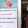 Tartıştığı doktordan pankartla özür diledi Tartıştığı doktordan pankartla özür diledi