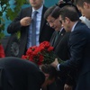 Başbakan Davutoğlu patlama noktasına karanfil bıraktı