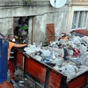 Evden 3 traktör dolusu çöp çıktı