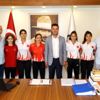 Başarılı güreşçiler ödüllendirildi Başarılı güreşçiler ödüllendirildi