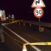 Yol kenarında ceset bulundu Yol kenarında ceset bulundu