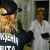 Yaşlılara alışveriş desteği sınırları aştı Yaşlılara alışveriş desteği sınırları aştı