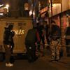Beyoğlu'nda polis aracına ateş açıldı