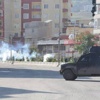 Polis aracına atılan roketatar mermisi eve isabet etti Polis aracına atılan roketatar mermisi eve isabet etti