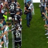Torku Konyasporlu futbolcular, Beşiktaş'ı alkışladı Torku Konyasporlu futbolcular, Beşiktaş'ı alkışladı