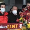 Galatasaray kafilesi Konya'da çiçeklerle karşılandı