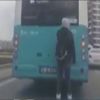 Patenli gencin tehlikeli yolculuğu Patenli gencin tehlikeli yolculuğu
