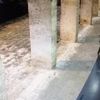 Camiden ayakkabı çalan şahıs kameralara yakalandı Camiden ayakkabı çalan şahıs kameralara yakalandı