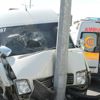 Kayseri'de yoldan çıkan kamyon işçi taşıyan minibüse çarptı: 10 yaralı! Kayseri'de yoldan çıkan kamyon işçi taşıyan minibüse çarptı: 10 yaralı!