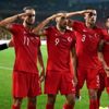 Milli futbolcuların asker selamı bilimsel makale oldu Milli futbolcuların asker selamı bilimsel makale oldu