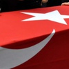 Şehit polisin Mustafa Sağlam'ın Ankara'daki evine ateş düştü Şehit polisin Mustafa Sağlam'ın Ankara'daki evine ateş düştü