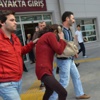 Kocası terk edince öz oğlunu döverek öldürdü