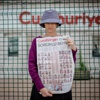 Cumhuriyet önünde 'Duran Kadın' Cumhuriyet önünde 'Duran Kadın'