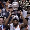 Warriors'ın finaldeki rakibi Raptors Warriors'ın finaldeki rakibi Raptors