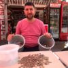 30 Kiloluk kovalarda biriktirdiği madeni paralarla ...