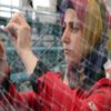 Balık ağlarını kadınlar örüyör Balık ağlarını kadınlar örüyör