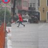 Koronadan kaçmayanlar yağmurdan kaçtı Koronadan kaçmayanlar yağmurdan kaçtı