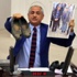 CHP'li Çam'dan yırtık ayakkabılı protesto CHP'li Çam'dan yırtık ayakkabılı protesto