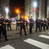 Polisi protesto eden göstericilere polisten destek