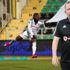 N'Koudou'nun golüne Sergen Yalçın'ın tepkisi olay oldu! N'Koudou'nun golüne Sergen Yalçın'ın tepkisi olay oldu!