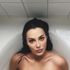 Tuvana Türkay küvette poz verdi