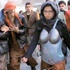 Afganistan'da tacize karşı zırhlı protesto