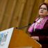 Meral Akşener. Önümüze dikilen her yalancının yanından gülerek geçeceğiz Meral Akşener. Önümüze dikilen her yalancının yanından gülerek geçeceğiz