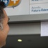 Kartı ATM'de kaldı, görevlilere not yazdı