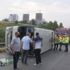 TEM Otoyolu Hadımköy mevkiinde servis minibüsü devrildi: Çok sayıda yaralı var