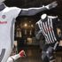 Beşiktaş formalarına büyük ilgi Beşiktaş formalarına büyük ilgi