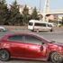 Kısıtlamada gezerken servis minibüsüne çarpıp kaçtılar Kısıtlamada gezerken servis minibüsüne çarpıp kaçtılar