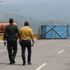 Venezuela'da insani yardımın geçeceği köprüye tankerler ve konteynırlarla barikat kuruldu