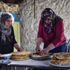 Karslı kadınlar ramazan ayında tandırları yöresel lezzetler için yaktı Karslı kadınlar ramazan ayında tandırları yöresel lezzetler için yaktı