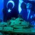 Tank batığına Atatürk posteri açtılar
