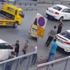 Kriko ile otomobili parçalayan kişiler yakalandı