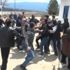 Karabük'te köylüler mezarlıkta birbirine girdi Karabük'te köylüler mezarlıkta birbirine girdi
