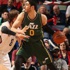 Enes Kanter Ömer'i üzdü Enes Kanter Ömer'i üzdü