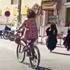 İranlı kadına "başörtüsüz bisiklet sürme" cezası