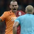Sneijder'e ciddi uyarı Sneijder'e ciddi uyarı