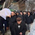 Kadınlar, imam eşi tarafından öldürülen hemşire için sokağa döküldü