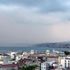 Bulutlarla kararan gökyüzü şimşeklerle aydınlandı